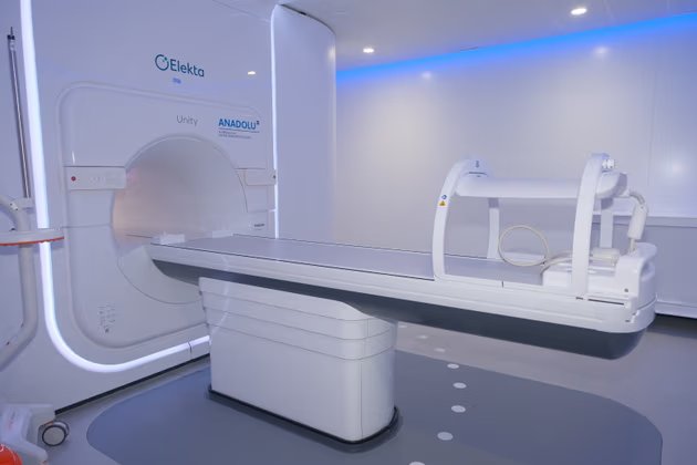 MR Linac Teknolojisi: Nedir ve Hangi Tedavi Alanlarında Kullanılır?