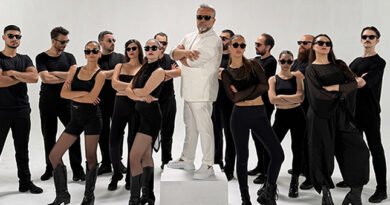 Bülent Serttaş Yeni Şarkısına Klip Çekti; Göbekler Atıldı!