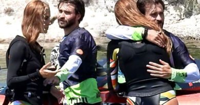 Çağla Şikel ve Mertcan Tunca... ÇEŞME'DE AŞK SÖRFÜ!