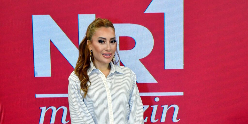 BEN AŞK KADINIYIM, ÜNLÜ BİR SEVGİLİ İSTİYORUM!
