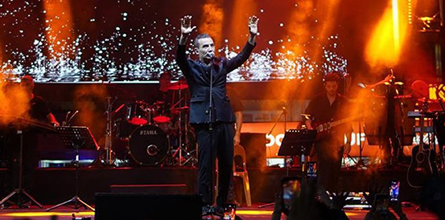 Ferhat Göçer: Unforgettable Concert in Erzincan