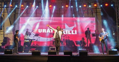 Murat Kekilli... Sivas Meydanı'nda Unutulmaz Konser!