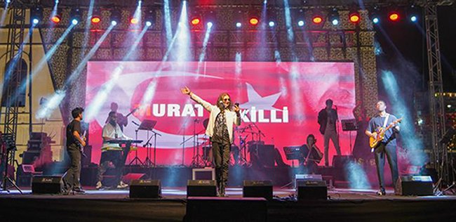 Murat Kekilli... Sivas Meydanı'nda Unutulmaz Konser!