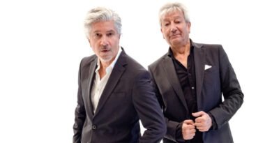 “Şahane Pazar”: 25 Yıl Sonra Yeniden Sahnesinde!