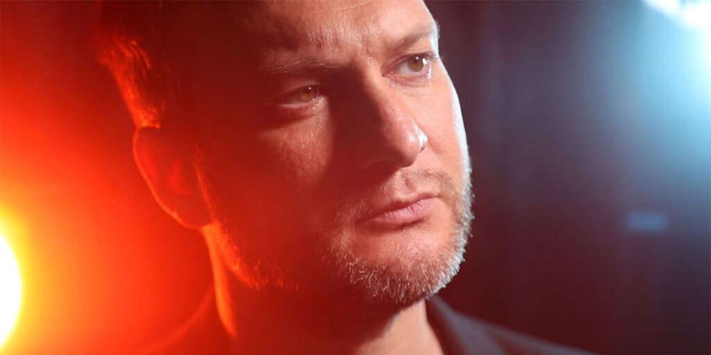 Erhan Güler… "HİÇ" - Söz ve Müziği Doğuş'a Ait