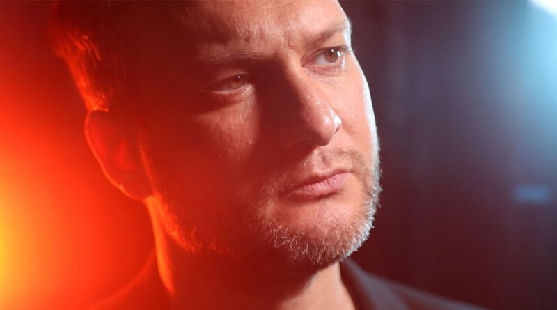 Erhan Güler… "HİÇ" - Söz ve Müziği Doğuş'a Ait