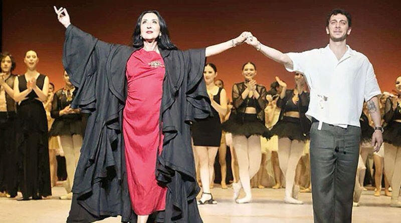 Hülya Aksular'ın Sezen Şarkılarına Prima Donna Yorumu