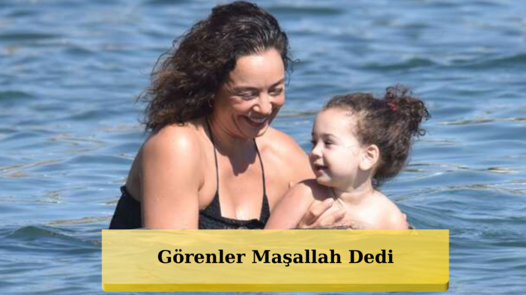 2002 Dünya Güzeli Azra Akın, Kızı Arya ile Bodrum'da! Ortakent'te Anne-Kız Keyfi