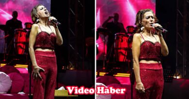 Yıldız Tilbe, Zafer Bayramı Konserlerinde İstiklal Marşı'nı Söyleyen Tek Sanatçı Oldu!