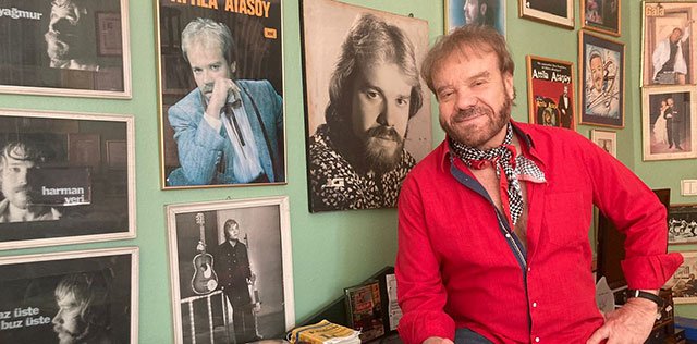 Attila Atasoy, Sahneleri Terk Ettiğini Açıkladı!